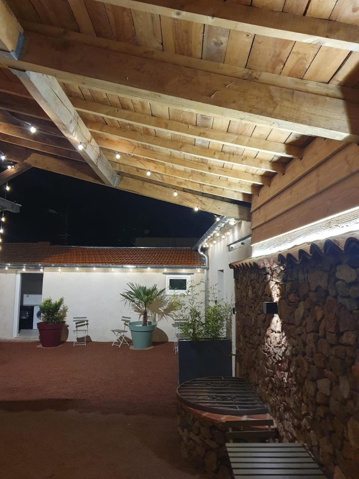 Le Boheme, Sauna & Spa Riorges Exteriér fotografie