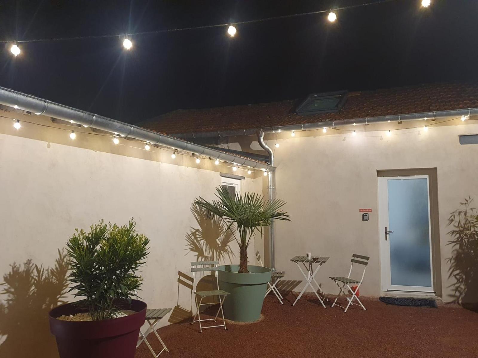Le Boheme, Sauna & Spa Riorges Exteriér fotografie